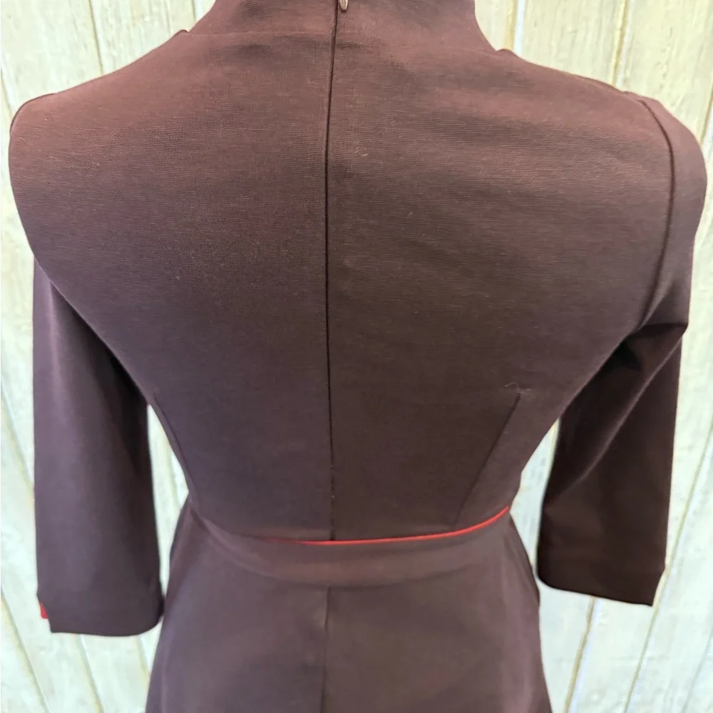 Elegant Purple Dress with Red Accents - Picture 8 of 14